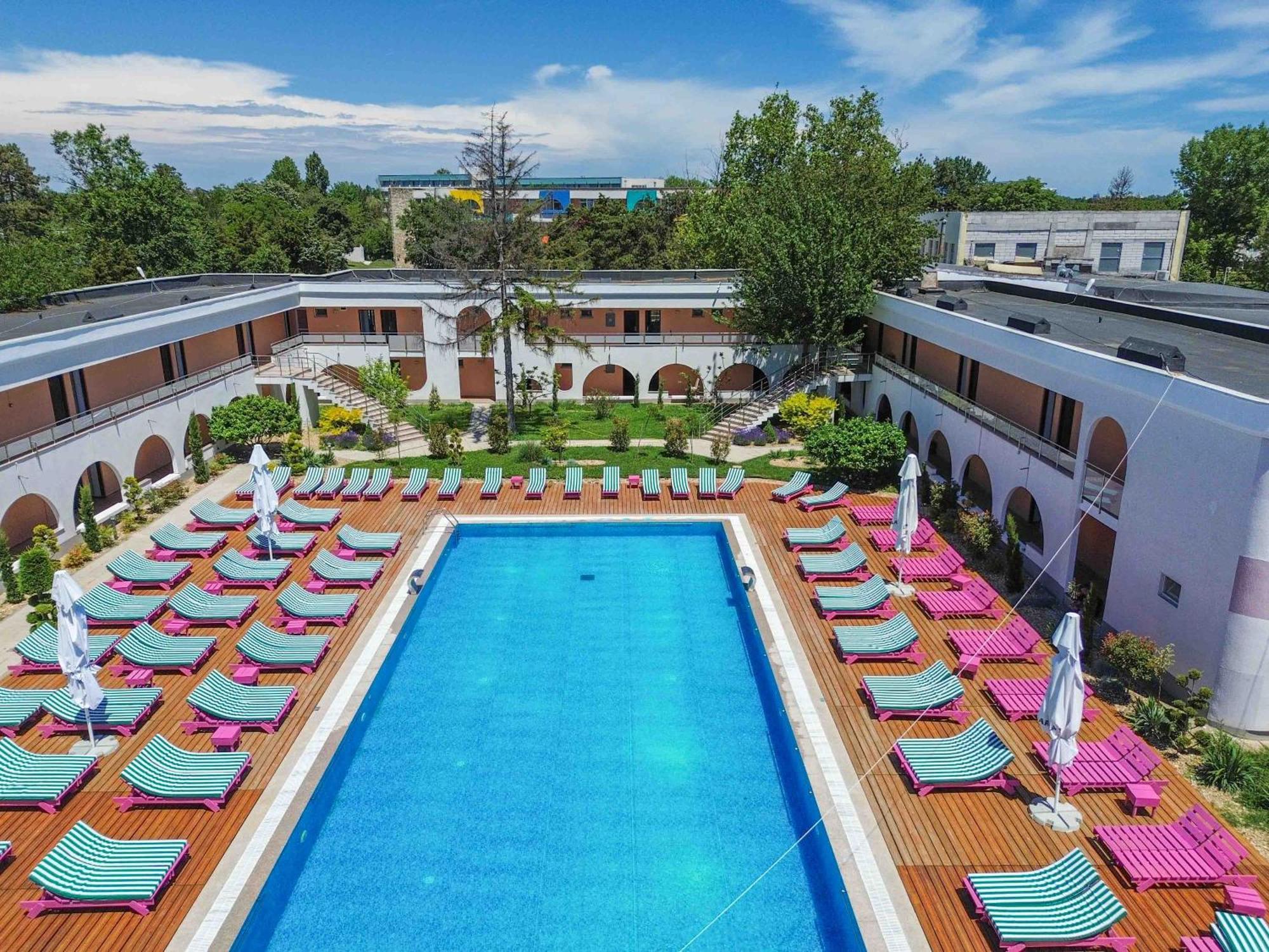 Ibis Styles Venus Hotel Exterior foto